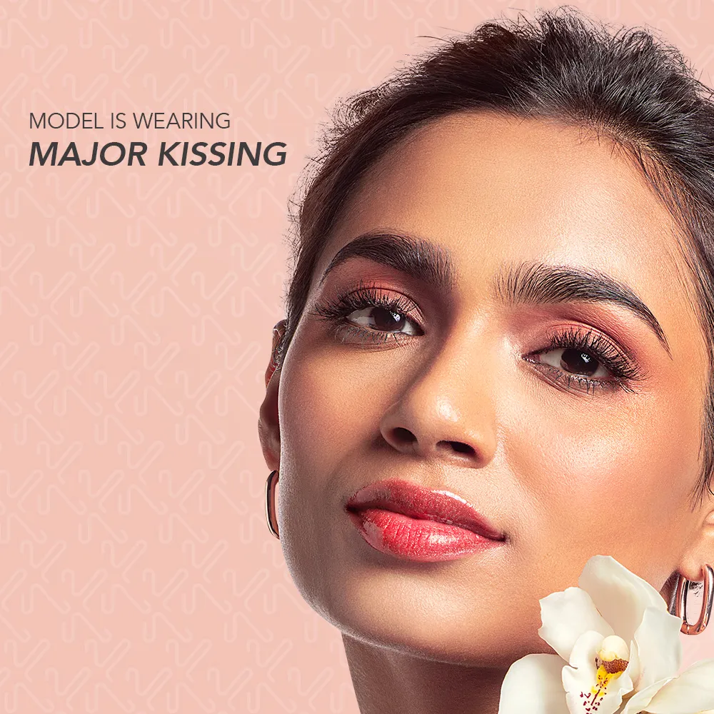MAJOR KISSING 24.webp